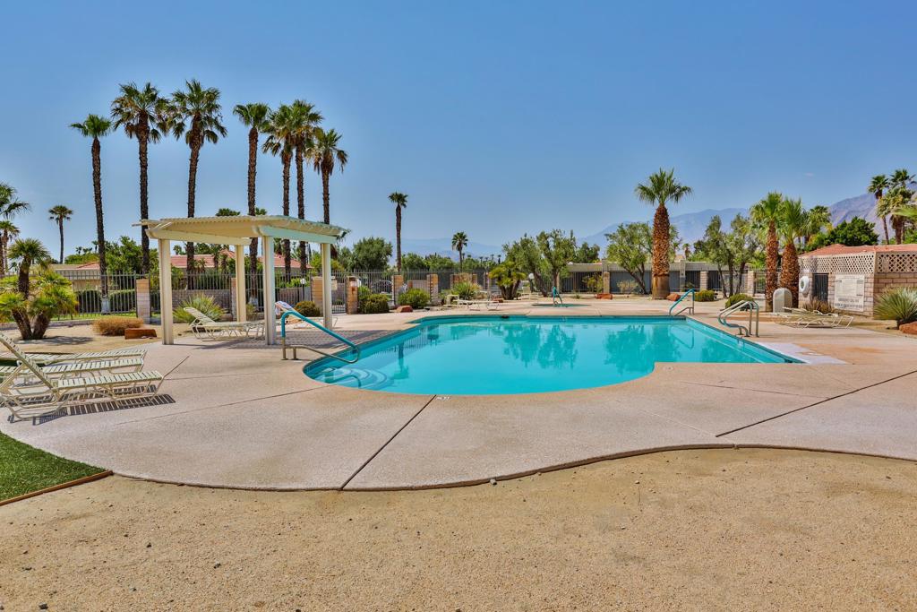 1421 Sunflower Circle N Property Photo 35
