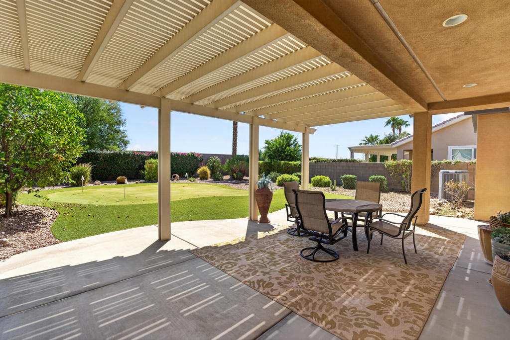 60196 Desert Shadows Drive Property Photo 4