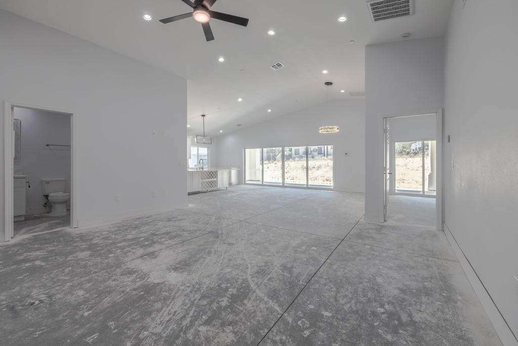 61723 Desert Air Road Property Photo 3