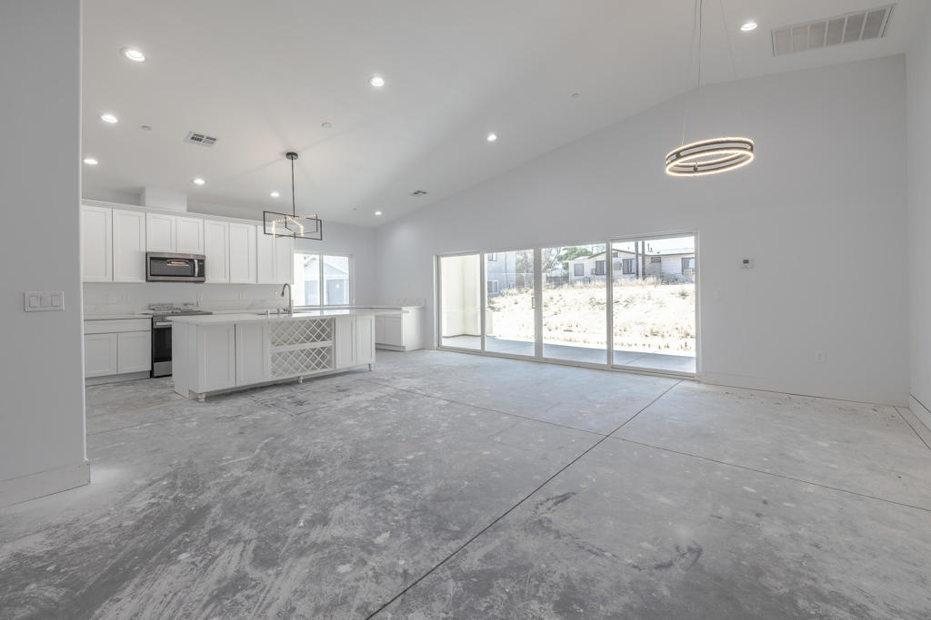61723 Desert Air Road Property Photo 4