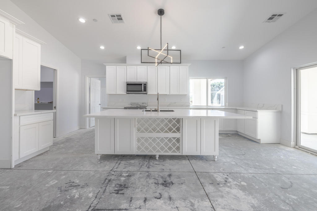 61723 Desert Air Road Property Photo 5