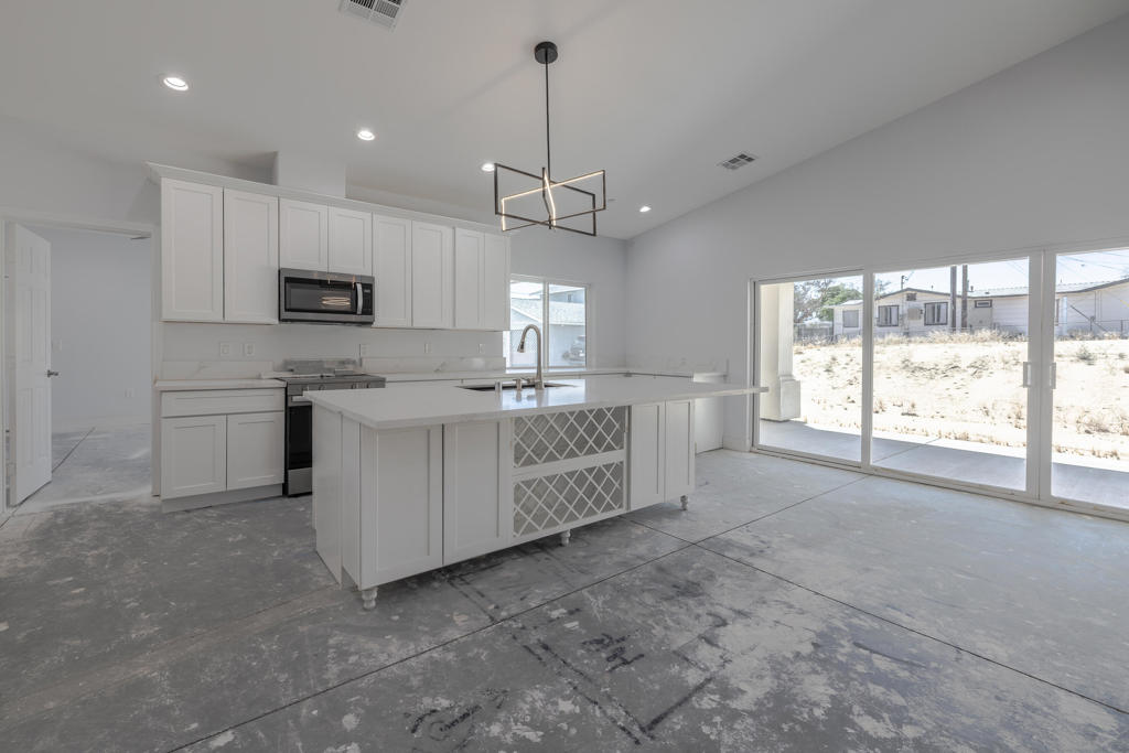 61723 Desert Air Road Property Photo 6