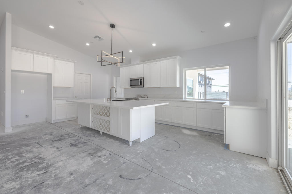 61723 Desert Air Road Property Photo 8