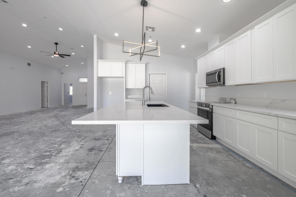 61723 Desert Air Road Property Photo 9