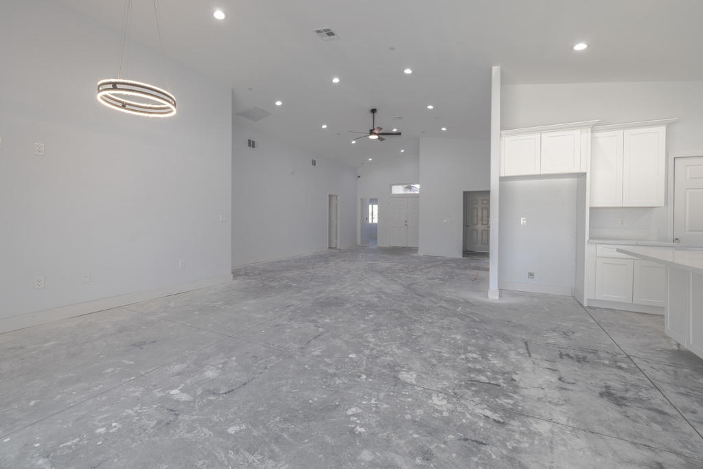 61723 Desert Air Road Property Photo 10