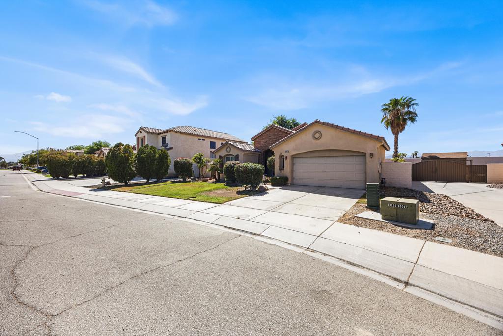 50027 Calle Tolosa Property Photo 3