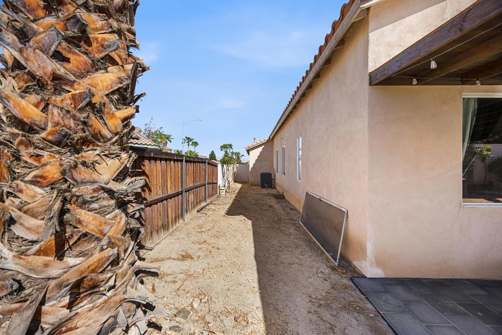 50027 Calle Tolosa Property Photo 4