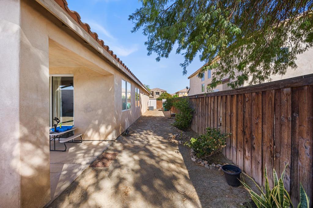 50027 Calle Tolosa Property Photo 5