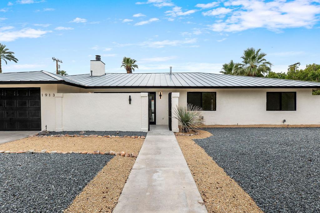 1913 E Amado Road Property Photo 7