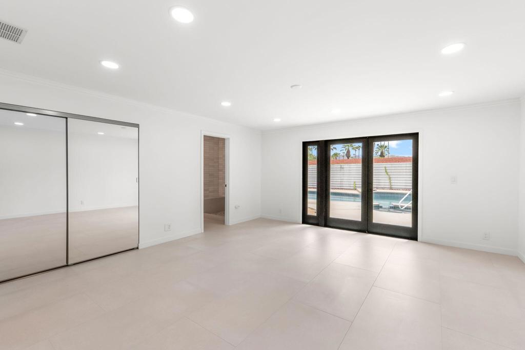 1913 E Amado Road Property Photo 44