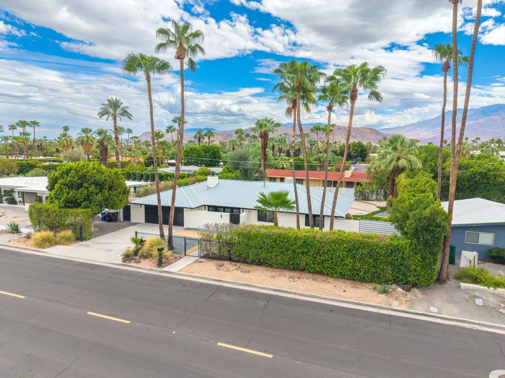 1913 E Amado Road Property Photo 68