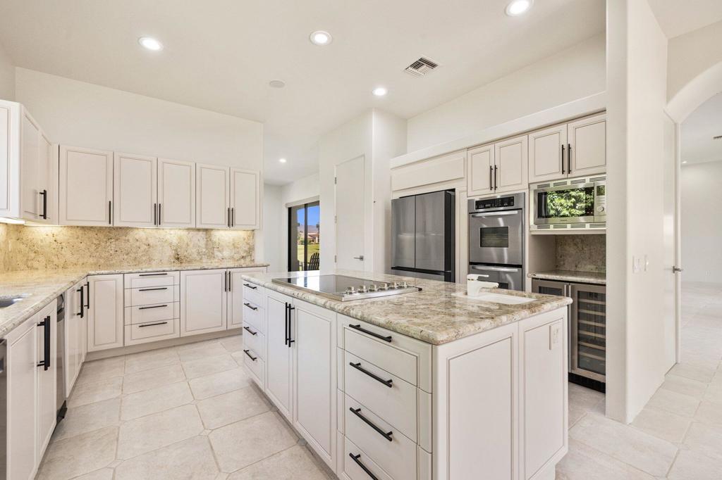 78840 Lima Property Photo 14