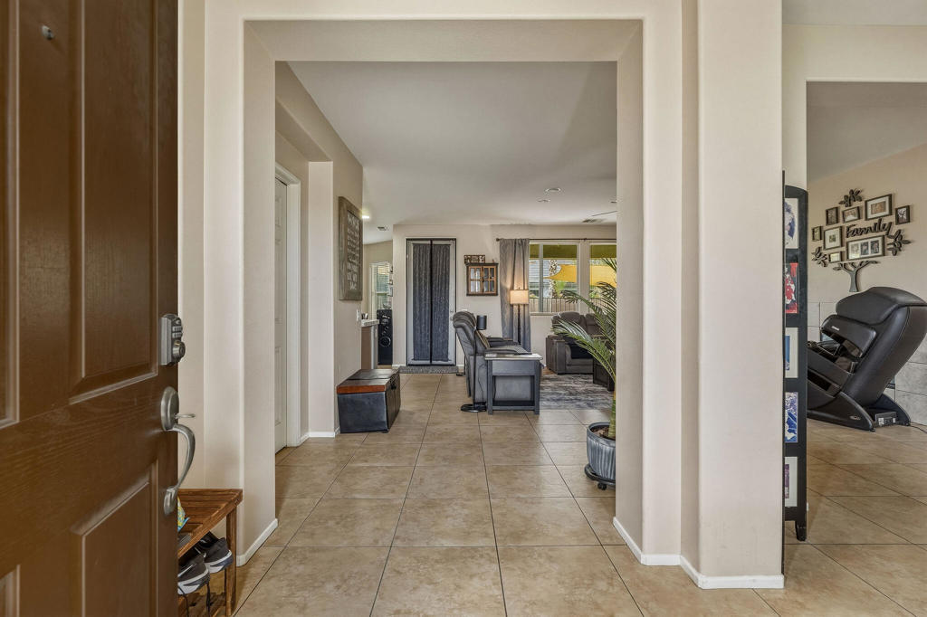 82729 Kyle Drive Property Photo 5