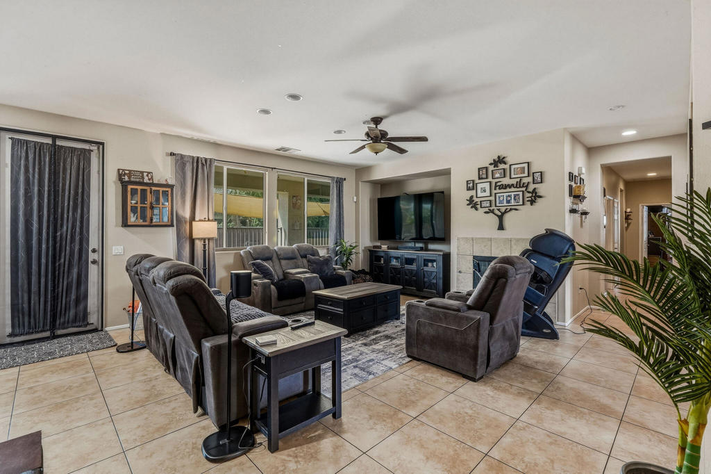 82729 Kyle Drive Property Photo 6