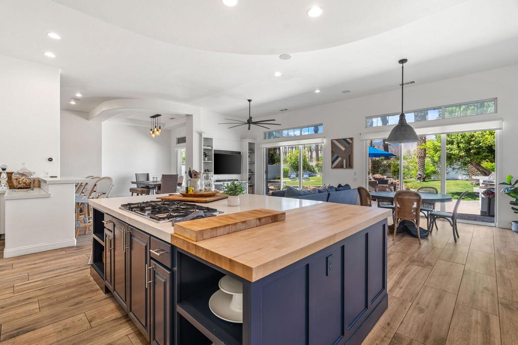 80030 Via Valerosa Property Photo 4