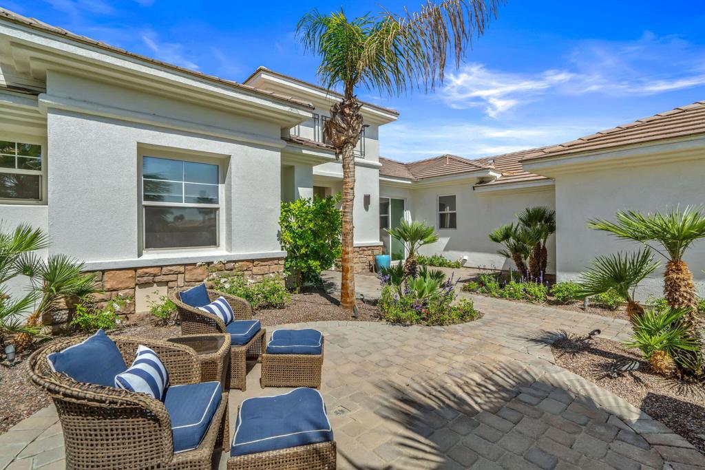 80030 Via Valerosa Property Photo 6