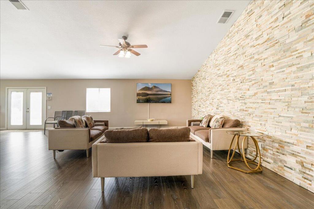 41736 Moneaque Road Property Photo 4