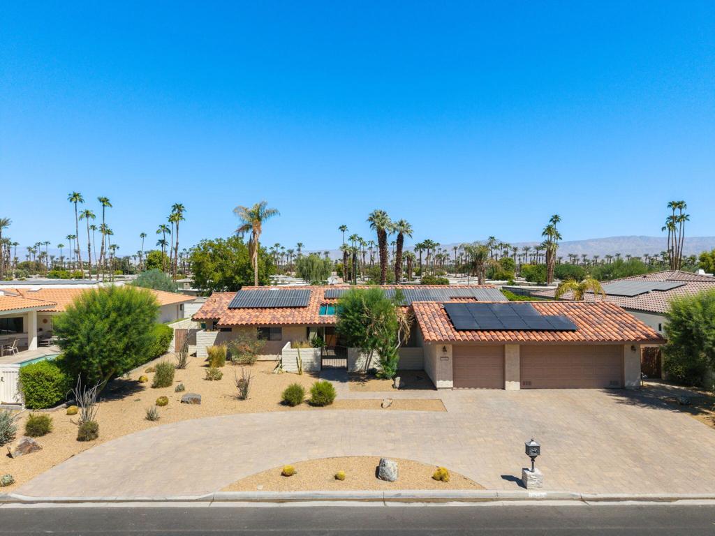 75582 Painted Desert Drive Property Photo 1