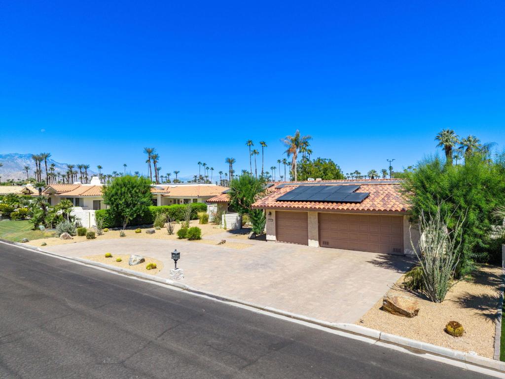 75582 Painted Desert Drive Property Photo 2