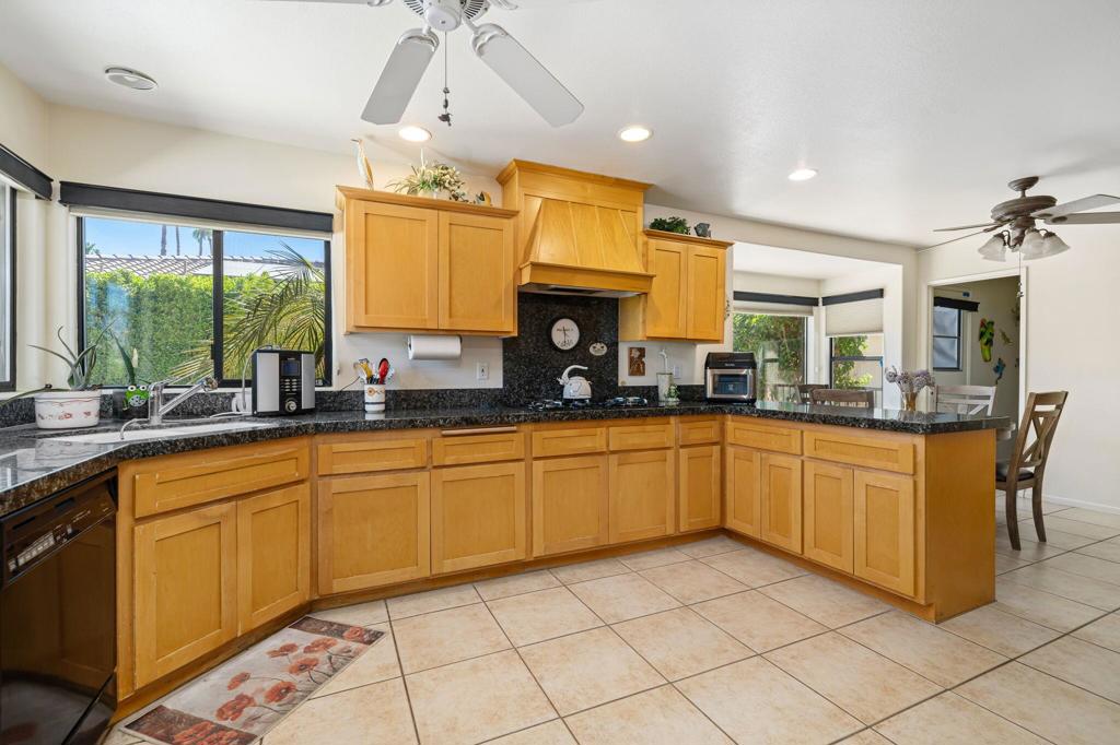 75582 Painted Desert Drive Property Photo 15