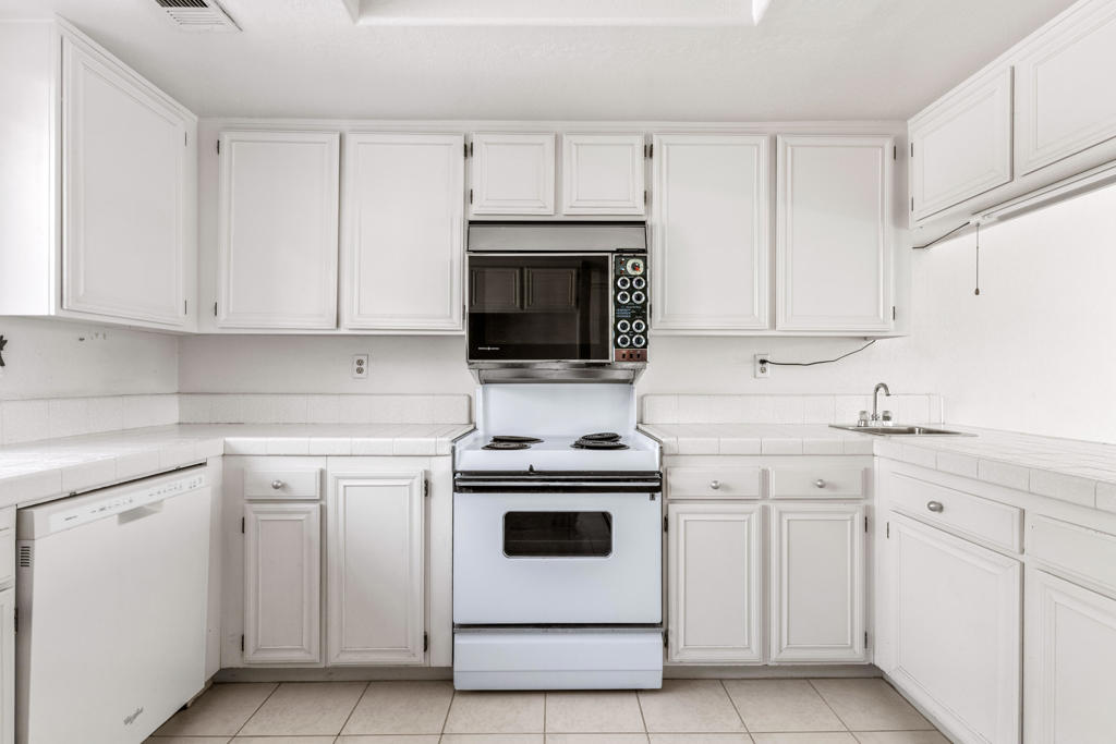 250 Serena Drive Property Photo 10