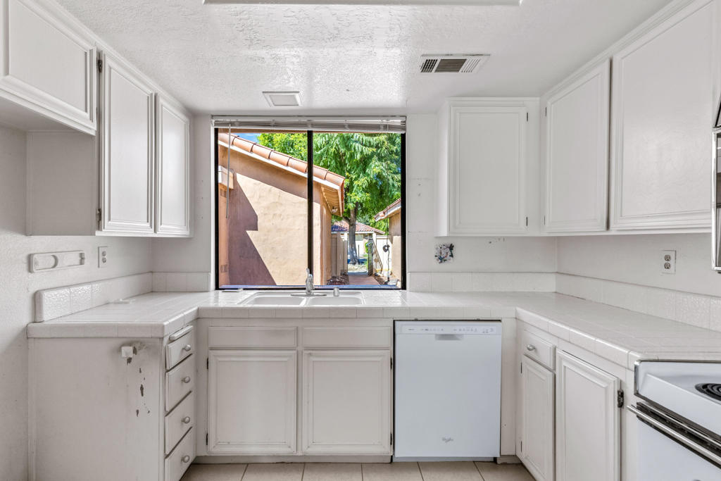 250 Serena Drive Property Photo 11