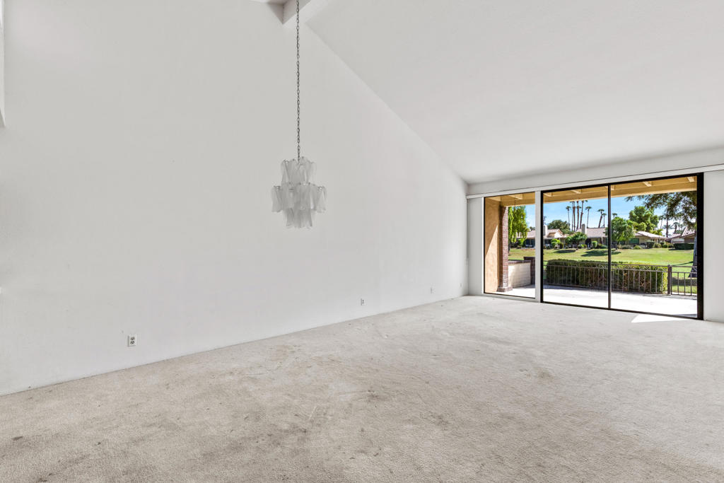 250 Serena Drive Property Photo 14