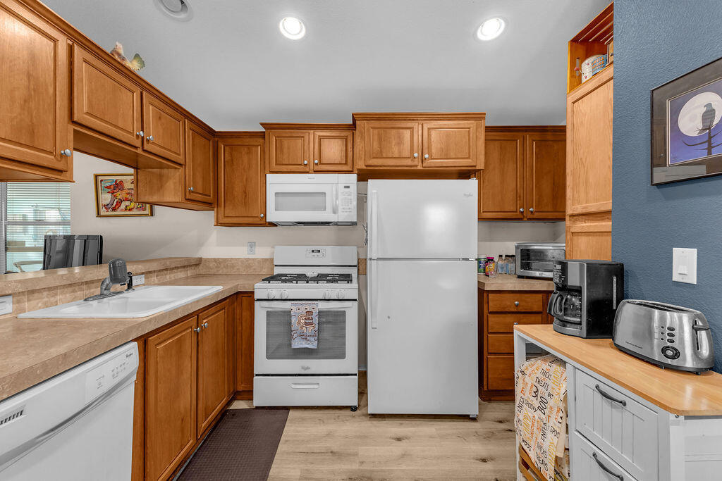 35 Sand Creek Creek Property Photo 16