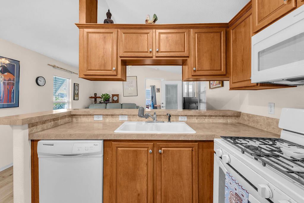 35 Sand Creek Creek Property Photo 17
