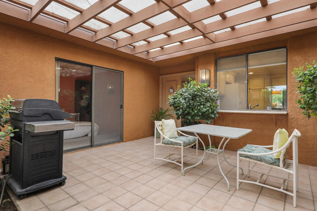 60 La Cerra Drive Property Photo 4