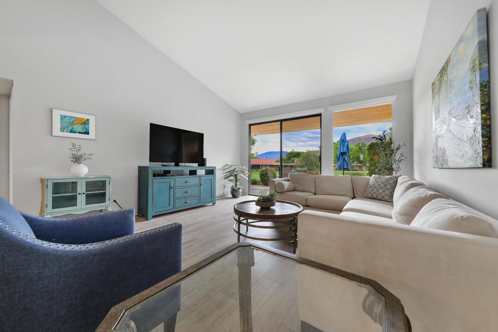 60 La Cerra Drive Property Photo 8