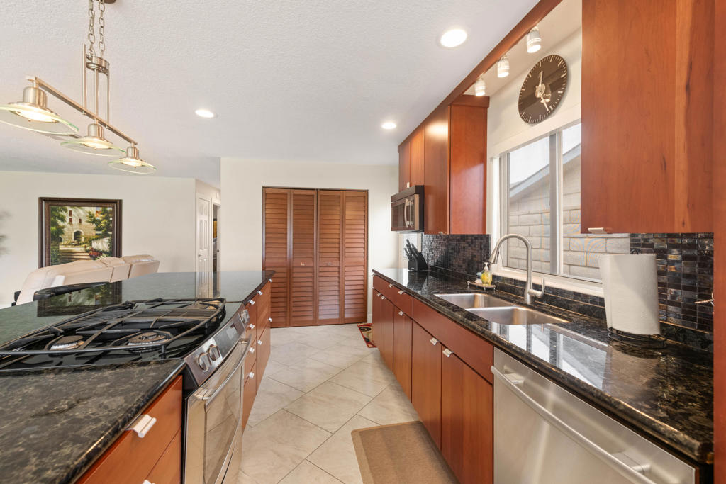 73721 Oak Flats Drive Property Photo 11