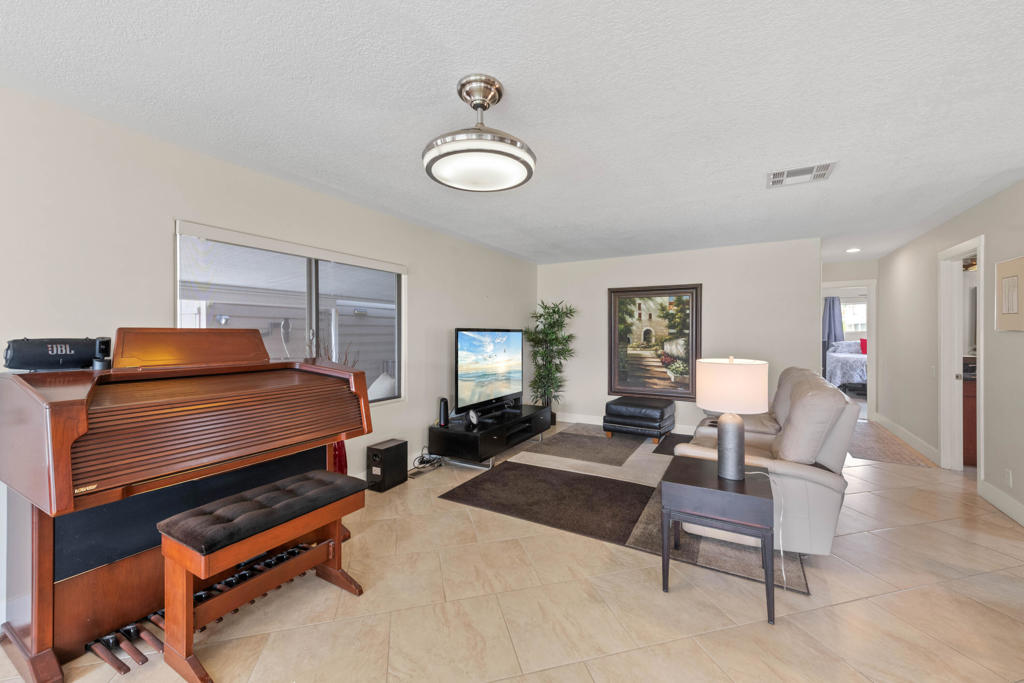 73721 Oak Flats Drive Property Photo 14