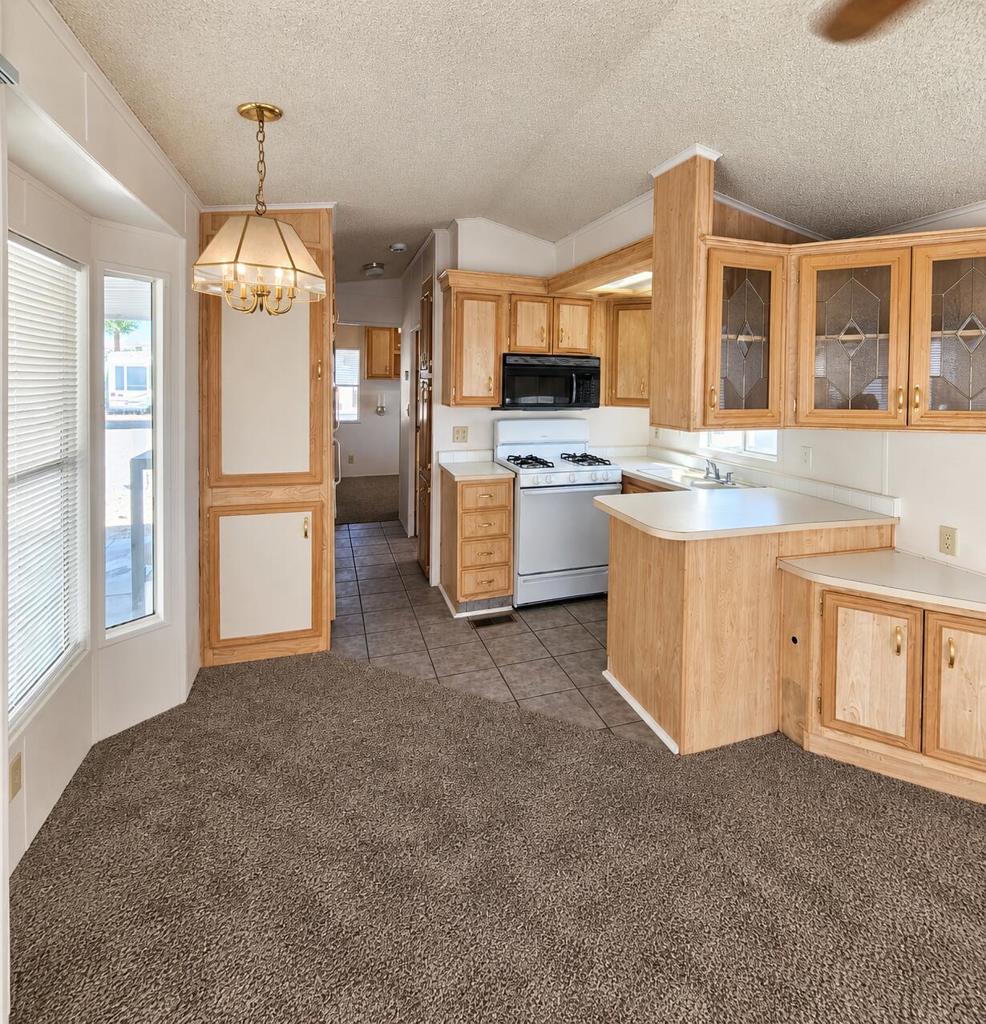 16400 Bubbling Wells Road 302 Property Photo 3