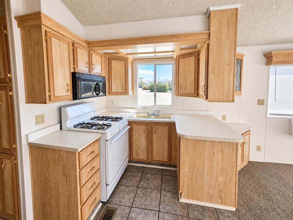 16400 Bubbling Wells Road 302 Property Photo 4