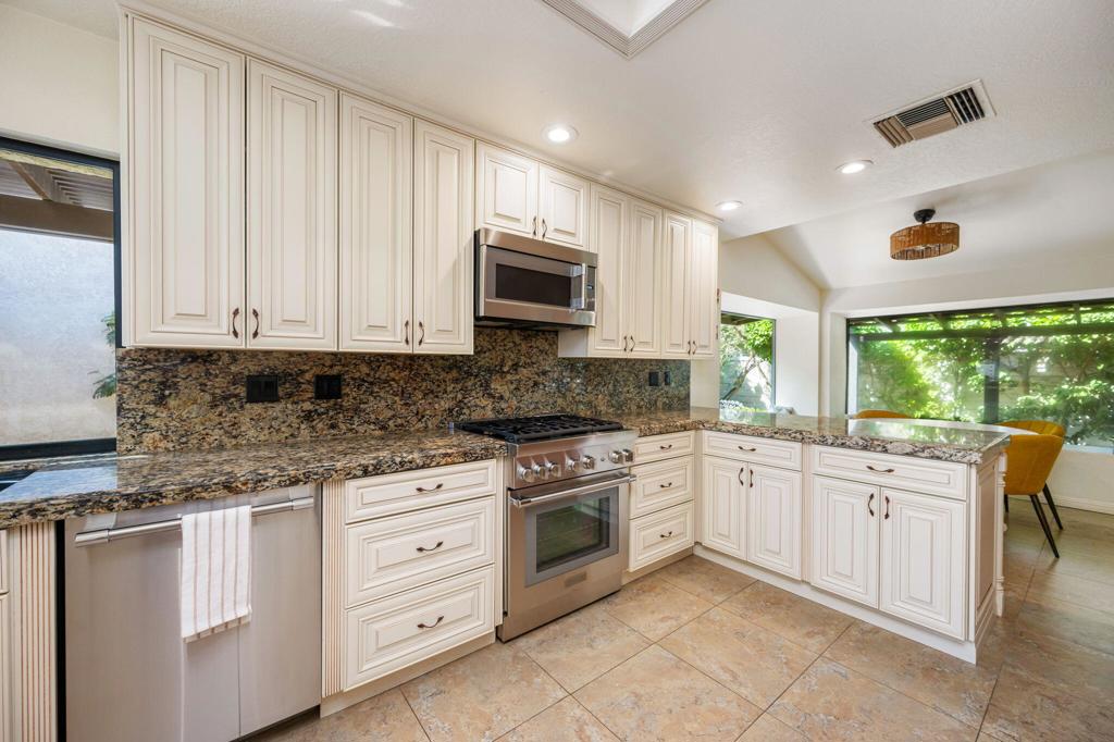 44017 Erie Court Property Photo 17