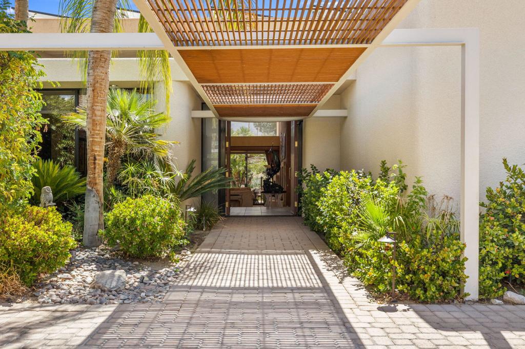 73497 Mariposa Drive Property Photo 1