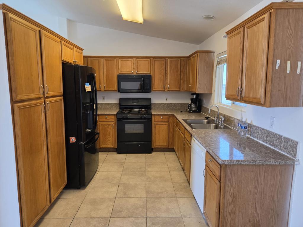 1553 Black Sea Avenue Property Photo 4
