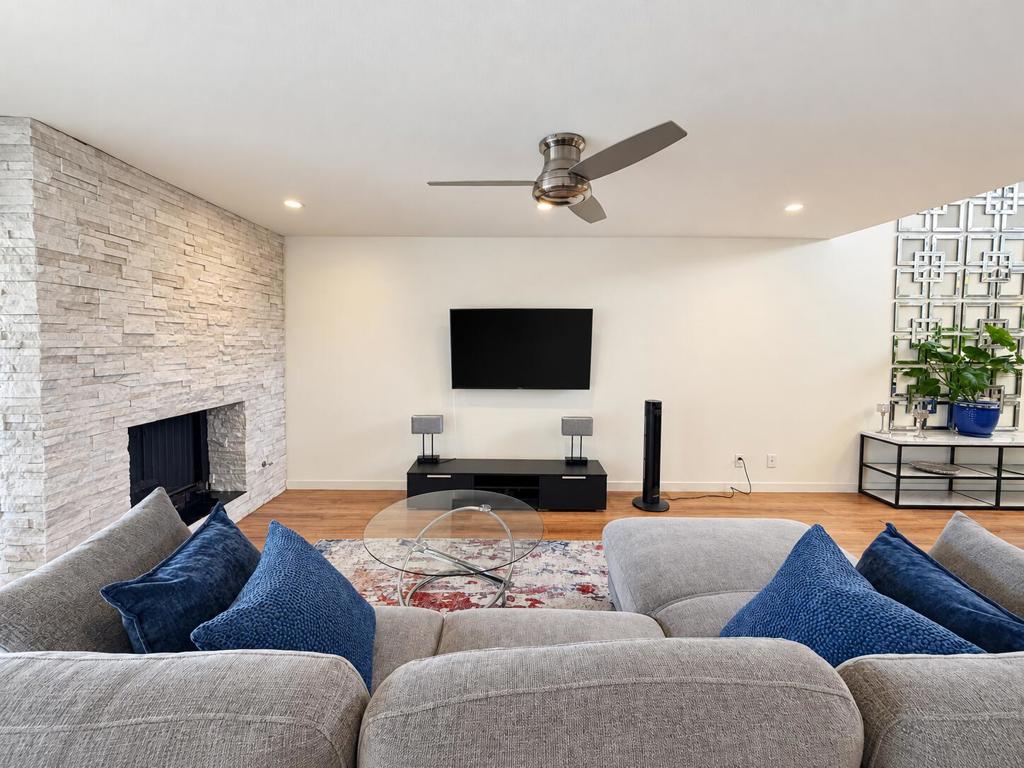 72477 Rolling Knoll Drive Property Photo 11
