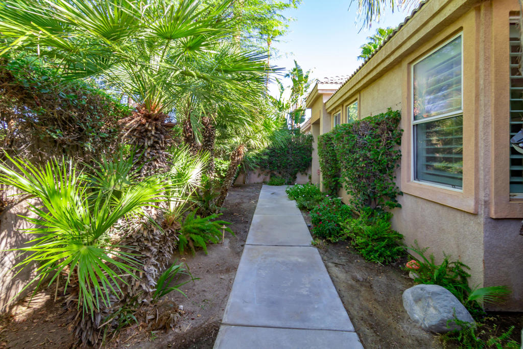67520 S Laguna Drive Property Photo 7