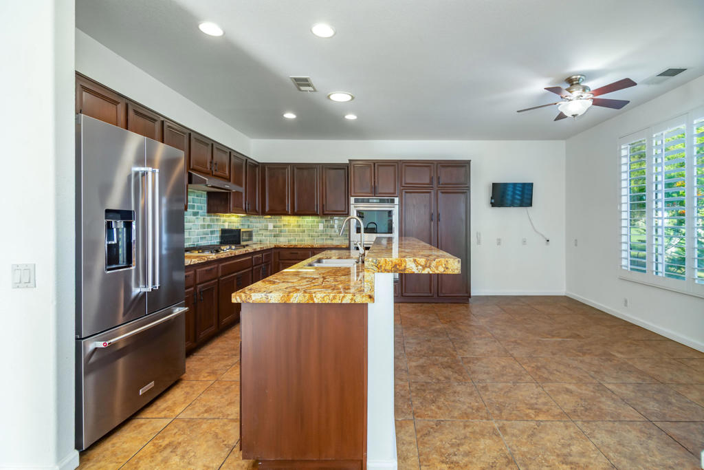67520 S Laguna Drive Property Photo 8