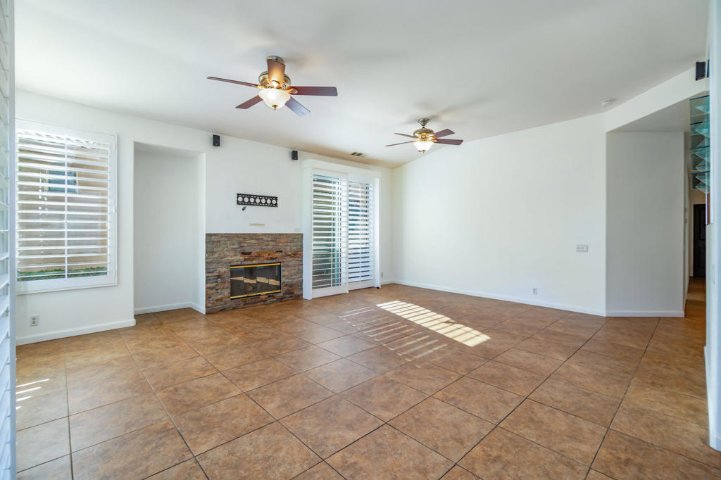 67520 S Laguna Drive Property Photo 9