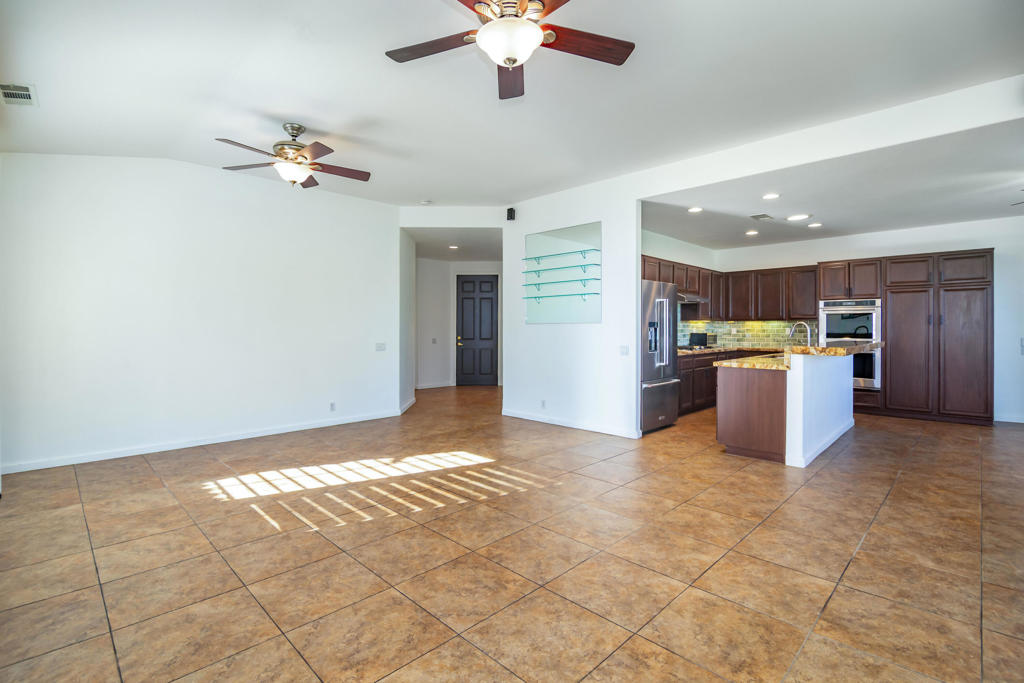 67520 S Laguna Drive Property Photo 10