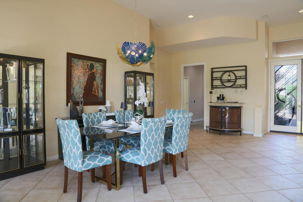 78585 Sunrise Canyon Avenue Property Photo 8