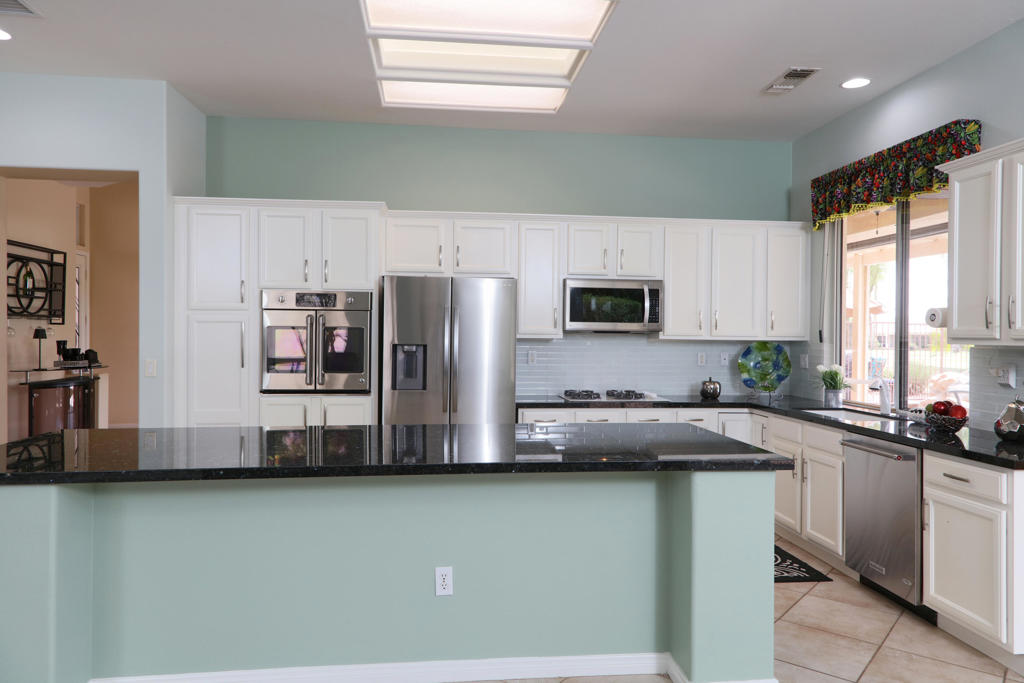 78585 Sunrise Canyon Avenue Property Photo 10