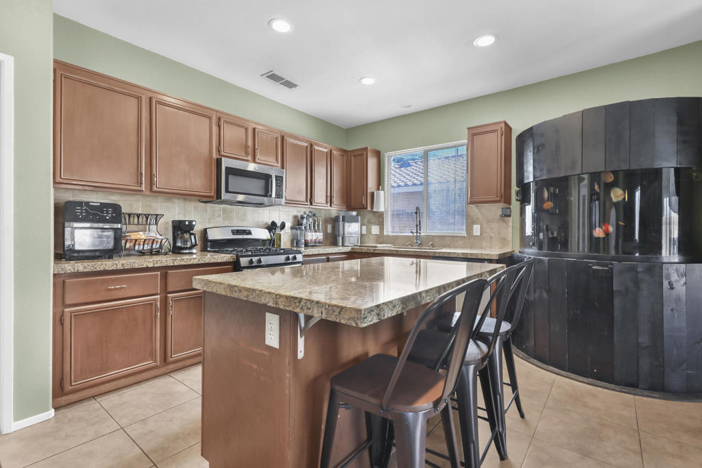 49510 Copperidge Street Property Photo 8