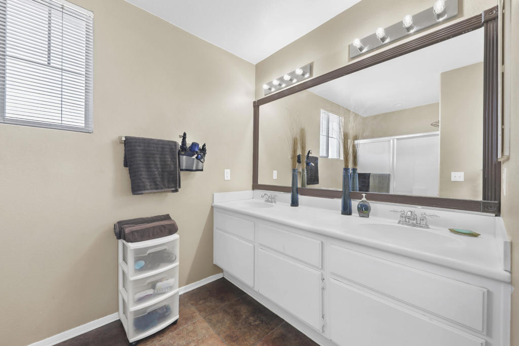 49510 Copperidge Street Property Photo 16