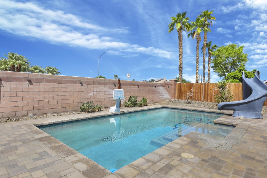 49510 Copperidge Street Property Photo 27