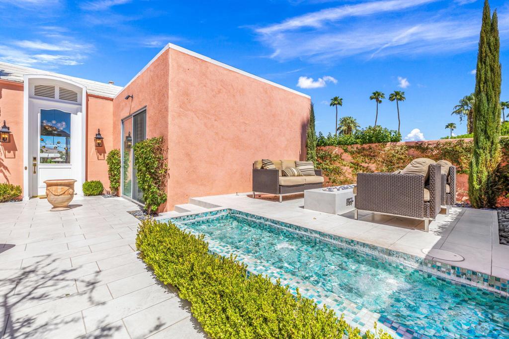47171 El Agadir Circle Property Photo 1