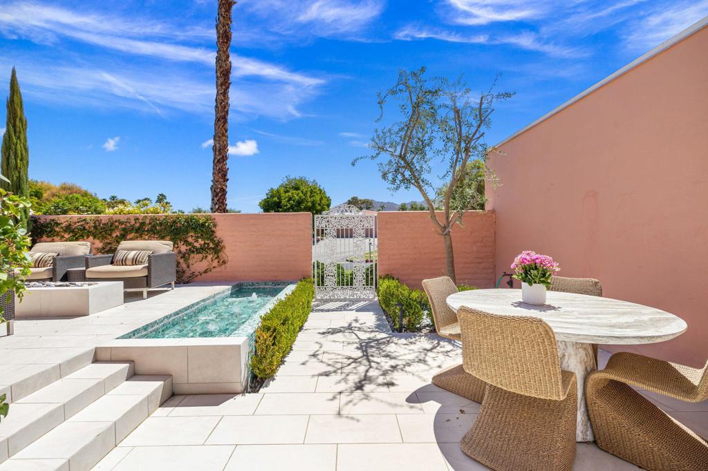 47171 El Agadir Circle Property Photo 2